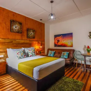 Hotel The Garden Lleras 10 ***